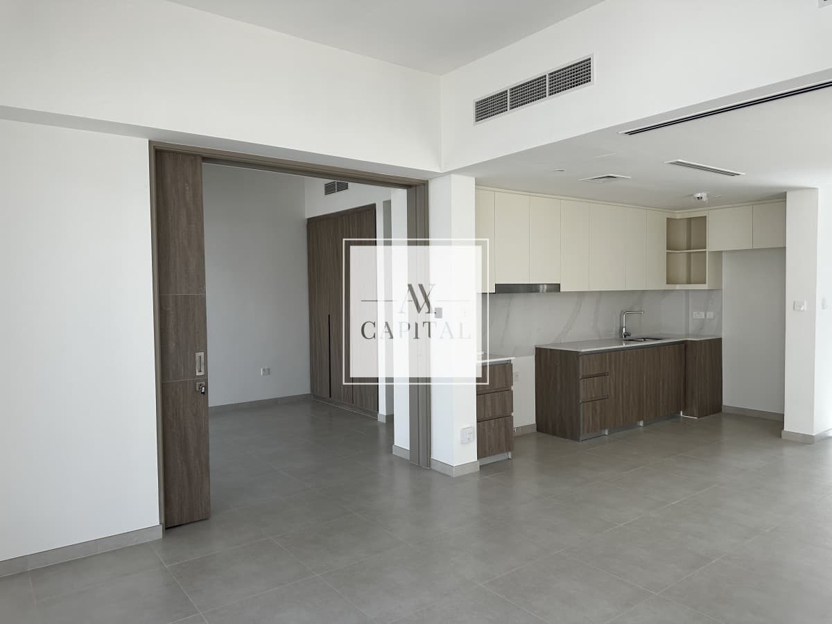 Near Pool | Bright and Spacious | Ready - 2