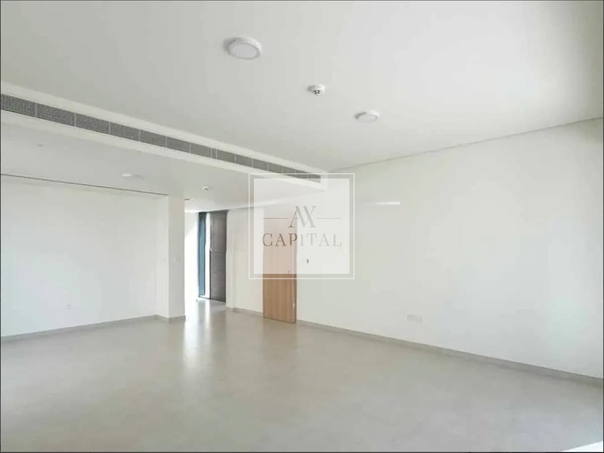 Modern New | Large Layout | Close to Amenities - 3