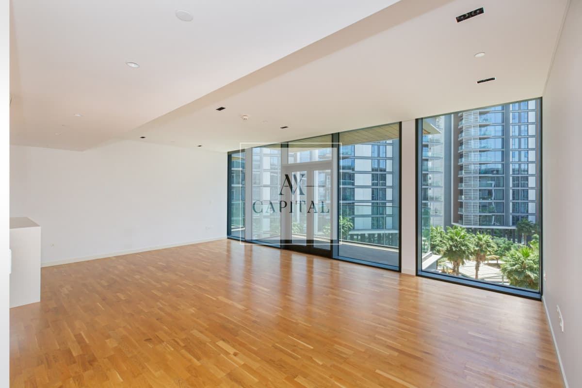 Well priced | Partial Sea View |Vacant on Transfer