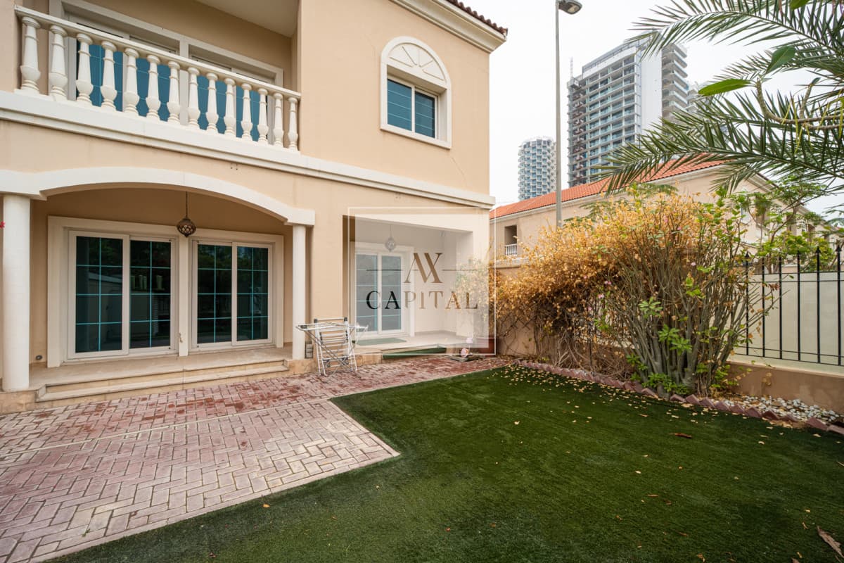 Park view  | Corner Plot | Vacant | Maids - 3