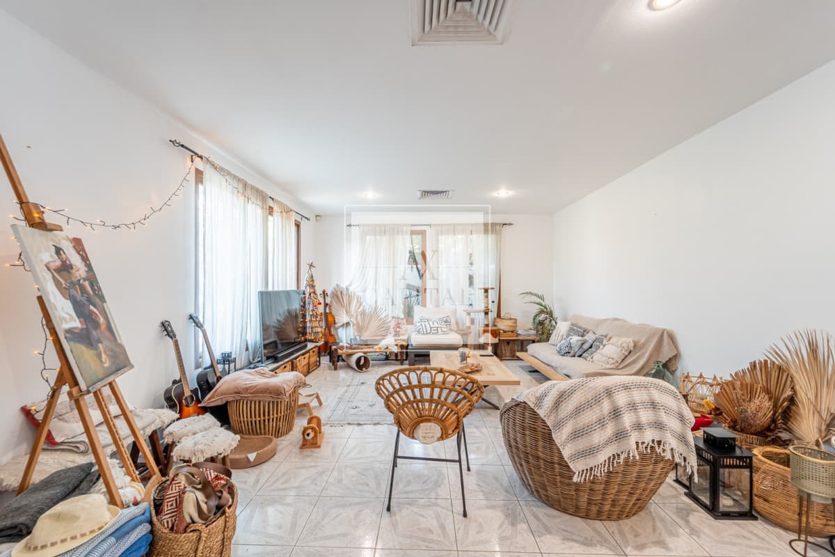 Corner Villa | Mixed Use | Tear Down Project