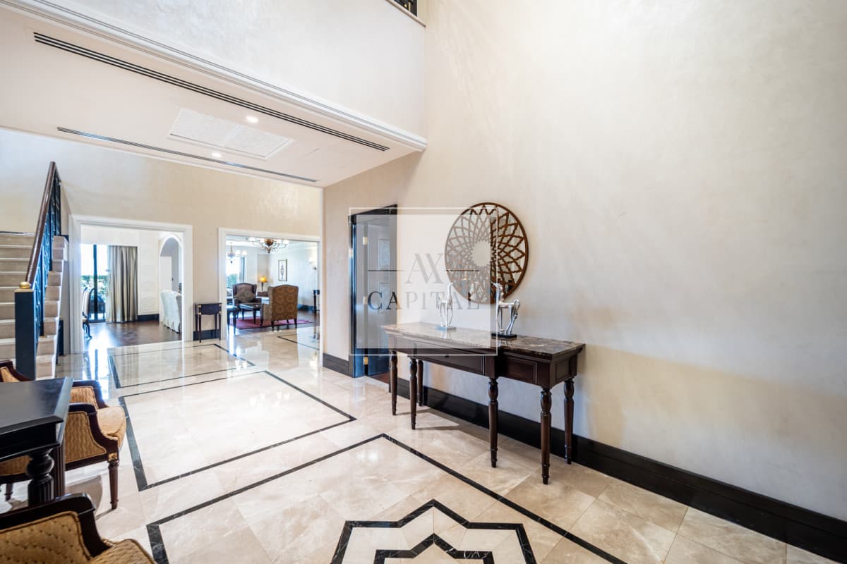 Pool | Lift | Bills Included | Skyline Views - 2