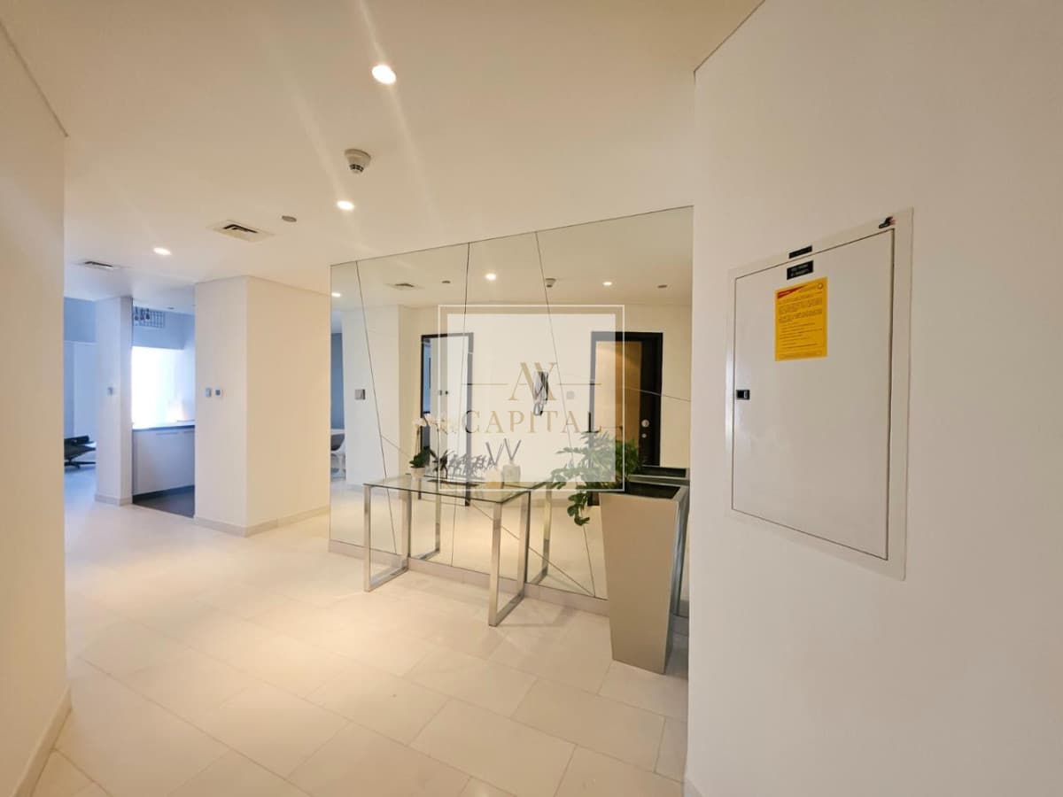 Elegantly Furnished | 2 BR | Marina and Sea View - 3