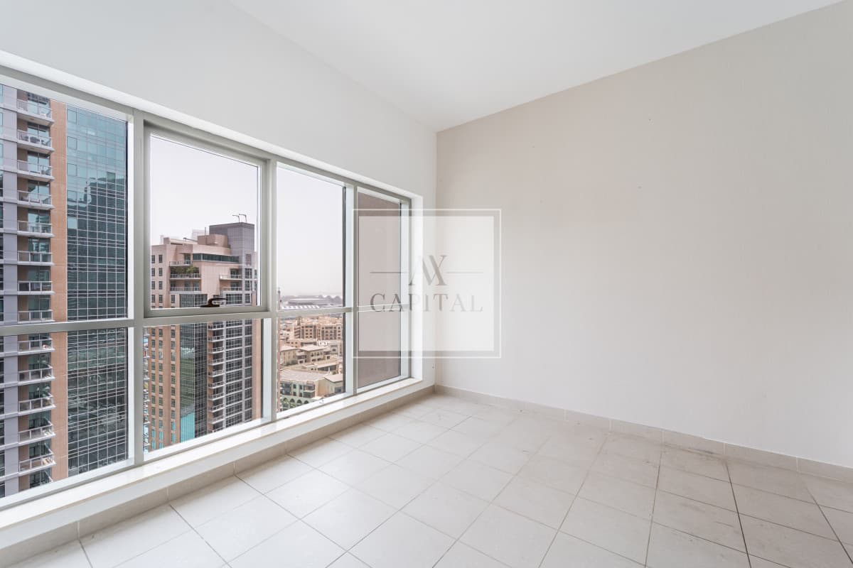 Burj & Fountain view | Exclusive | Luxury Living - 3