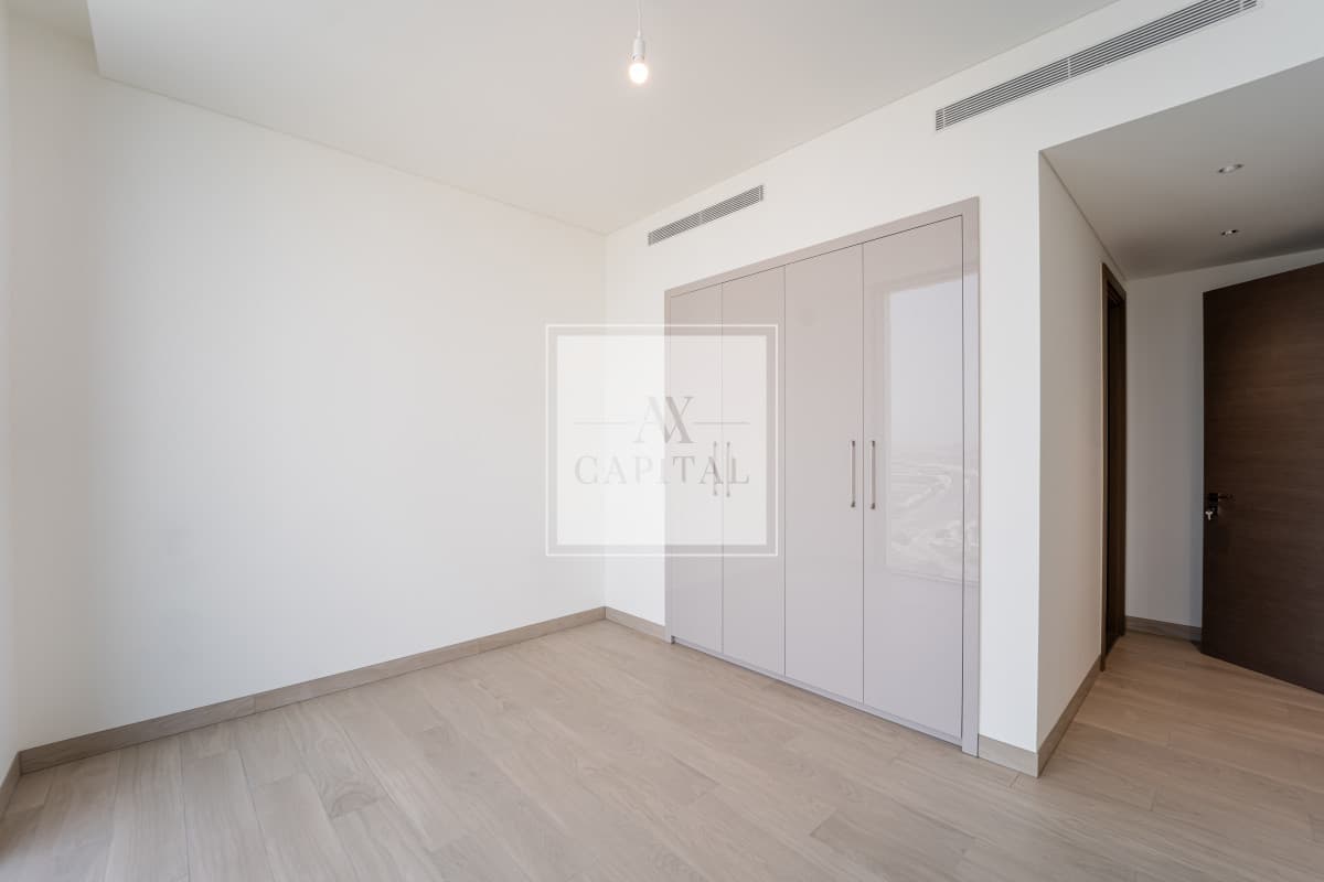 Bright open living | spacious 1-bedroom |Vacant - 3