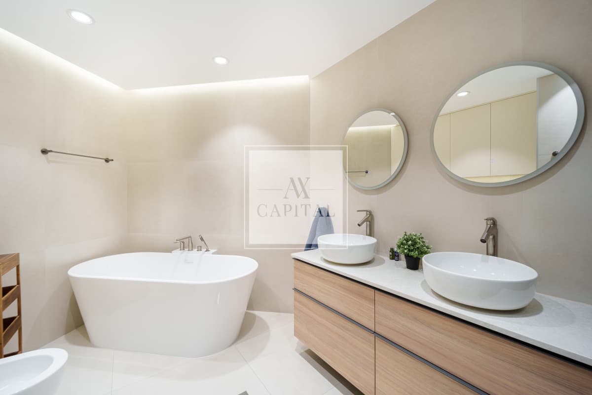 Mid Floor | Spacious Layout | Vacant