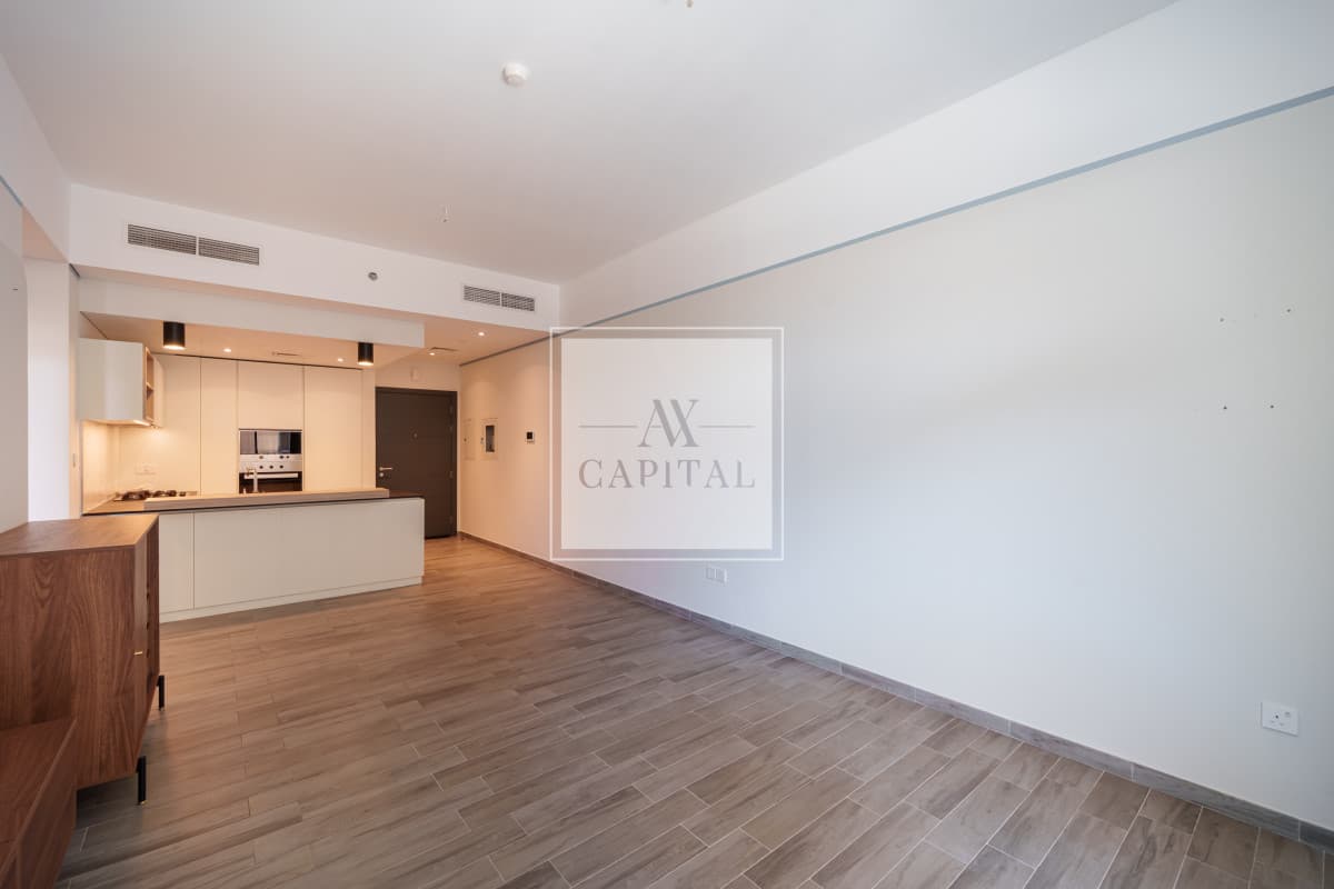Ellington | Pool View | Corner | Ready to Move