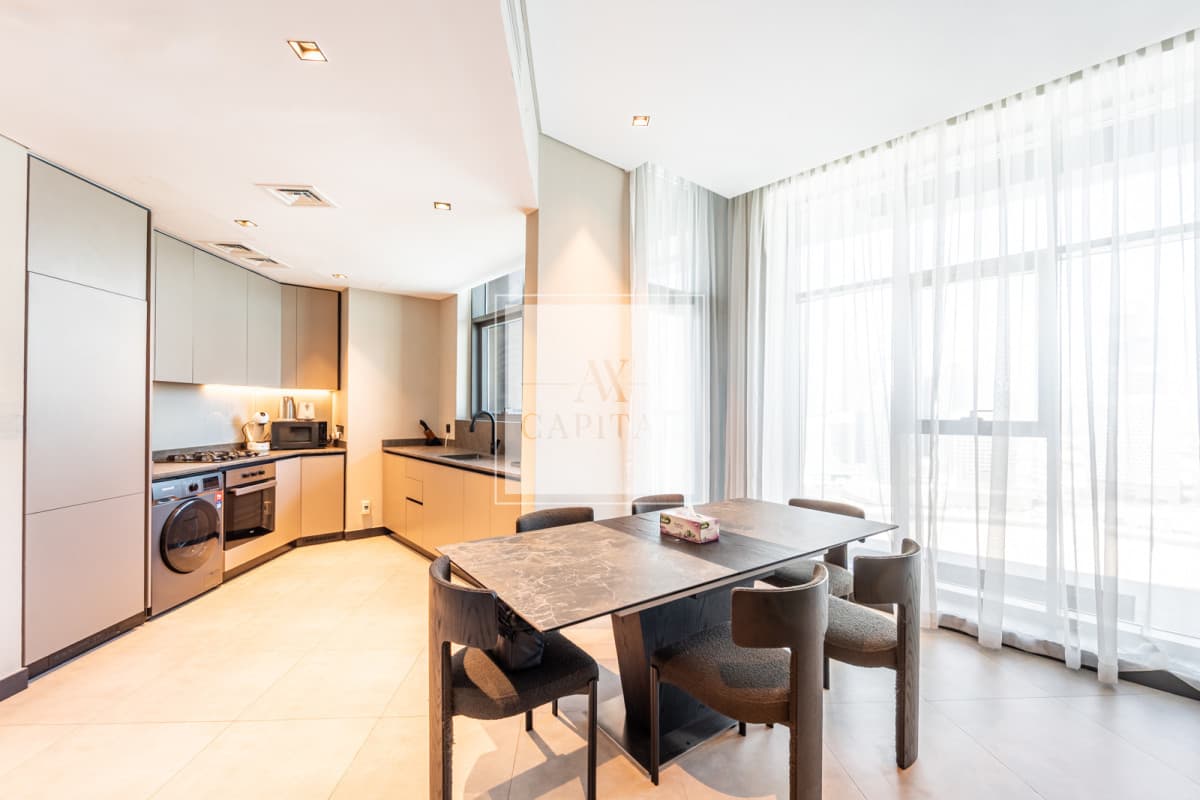 Burj Khalifa and Canal View | High Floor | Modern