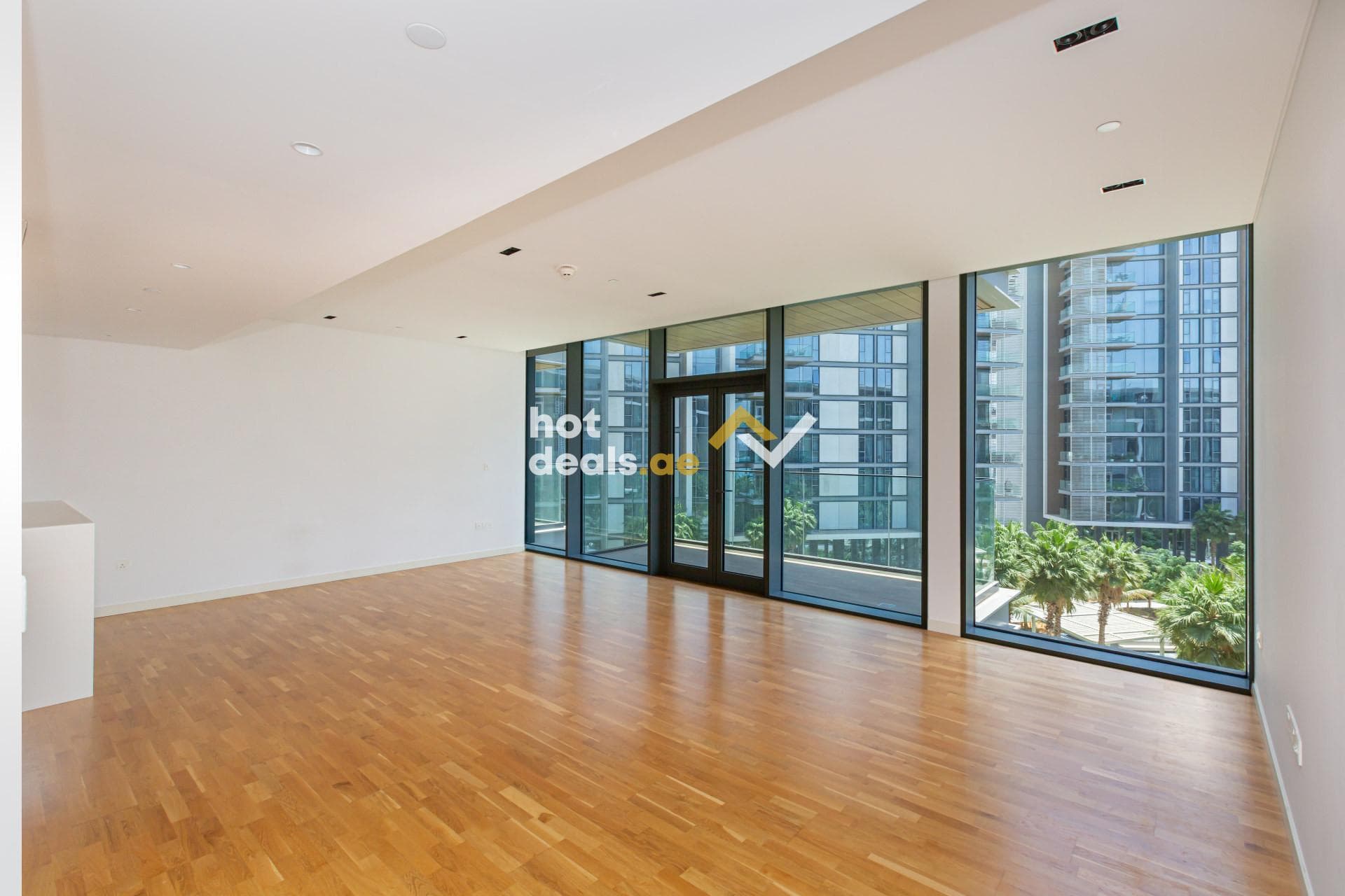 Well priced | Partial Sea View |Vacant on Transfer