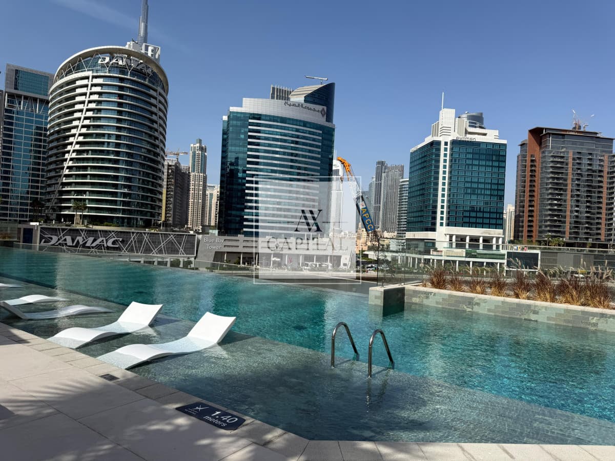 Peninsula three | Canal View | Close to Metro