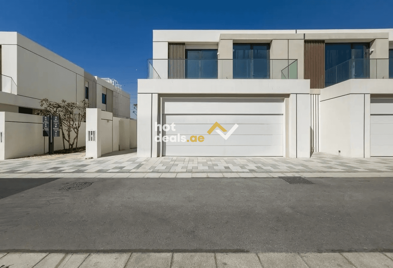 Landscaped | Ready to Move | Skyline View