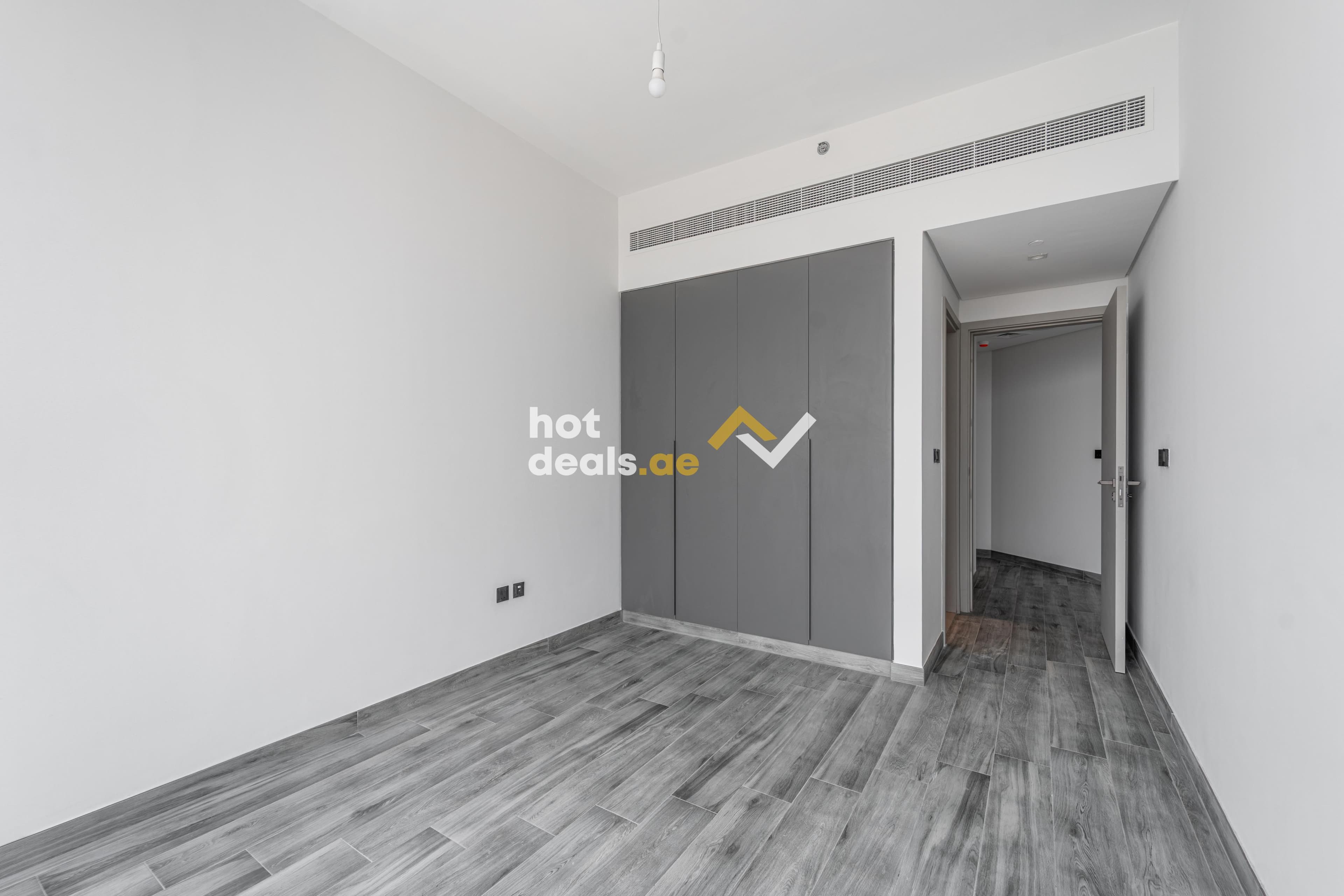 Upgraded | Fully Furnished | High Floor