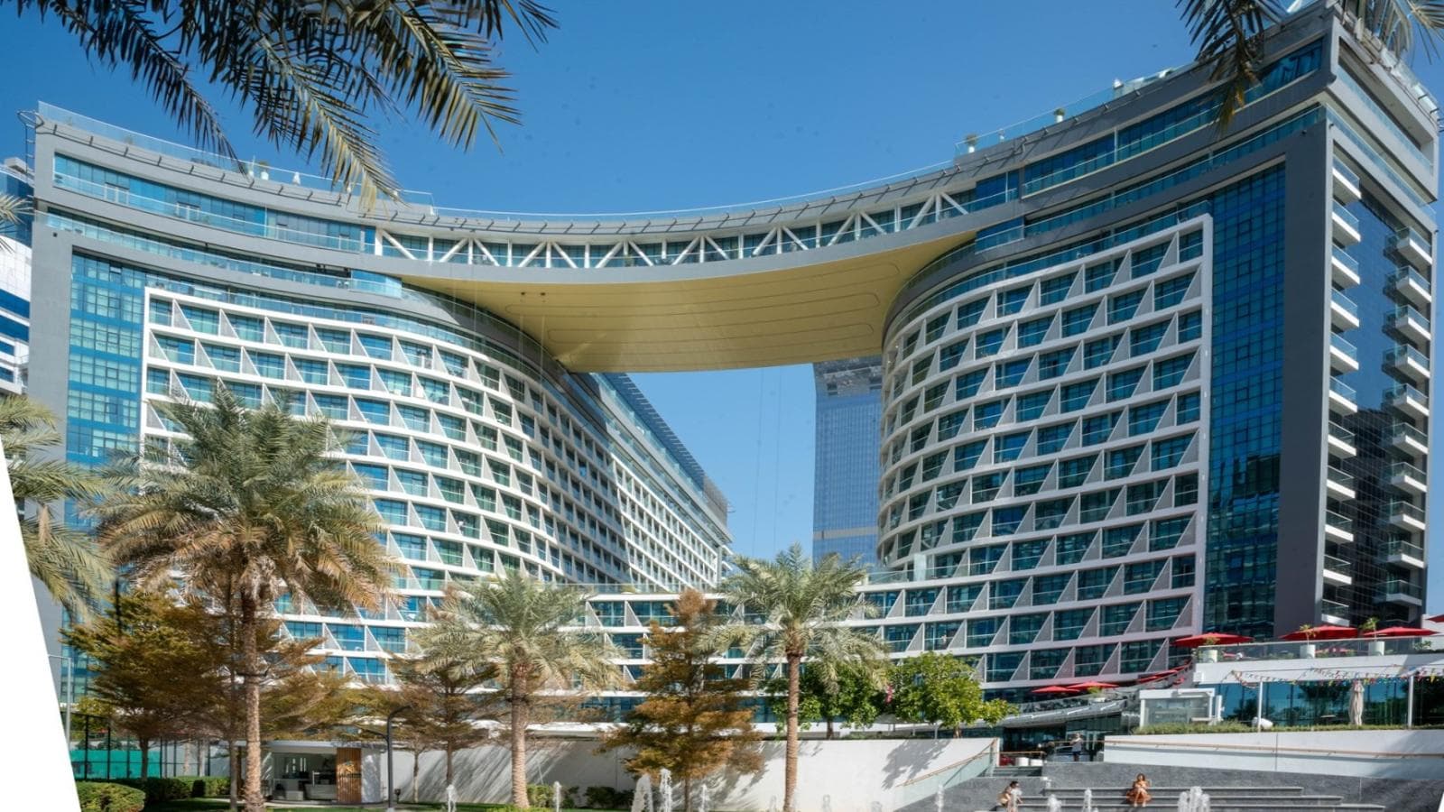 Fully Furnished | Prime Palm Location | Mid Floor